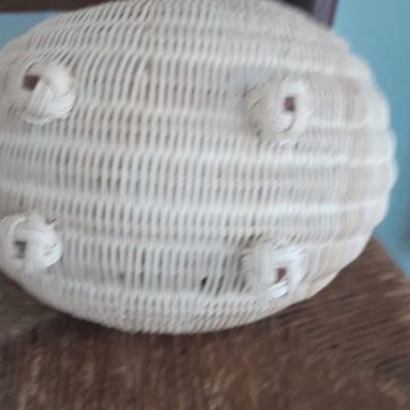 Vintage wicker swan basket, duck basket, magazine basket, vintage decor, boho - Picture 4 of 5